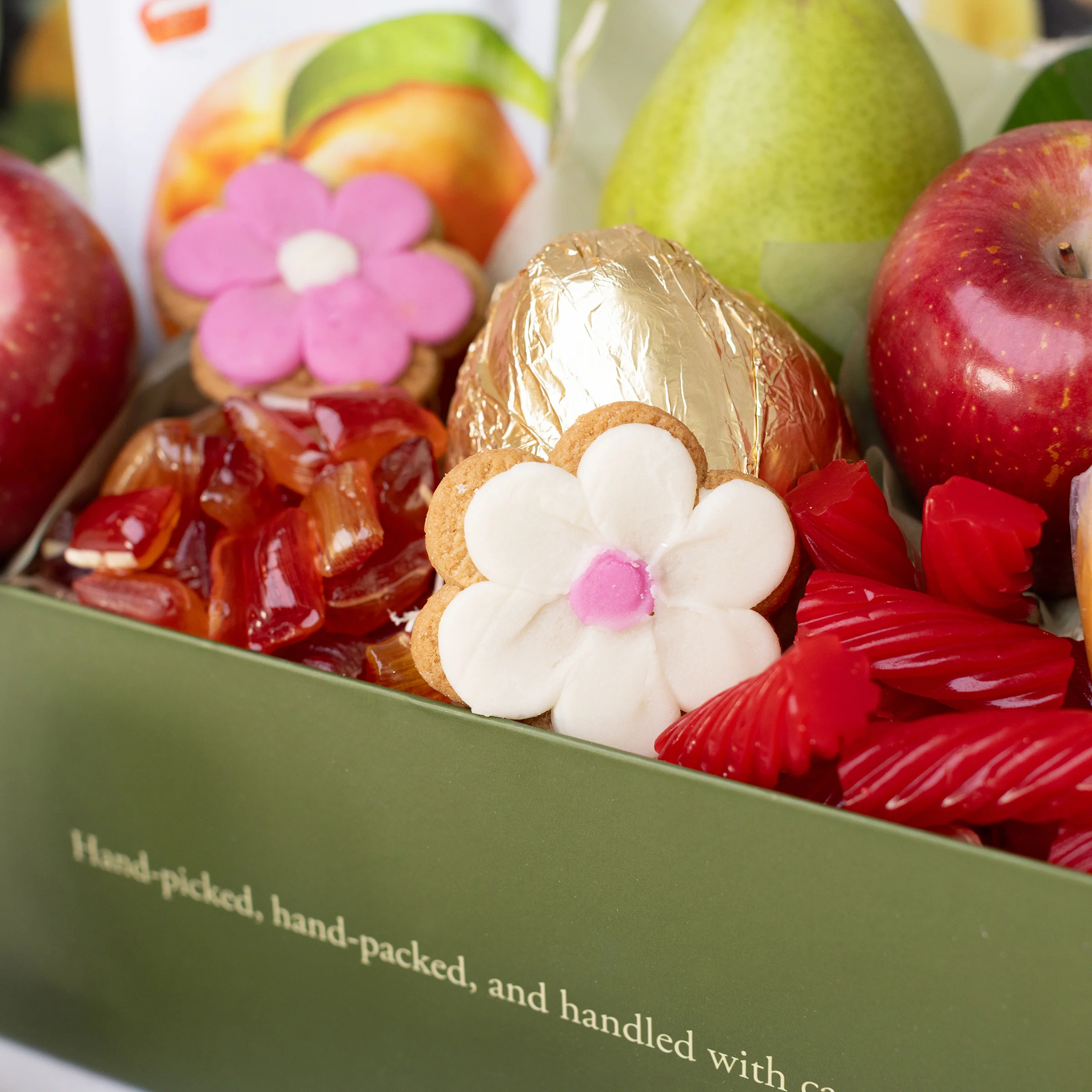 Grand Summer Gift Box - Image 9