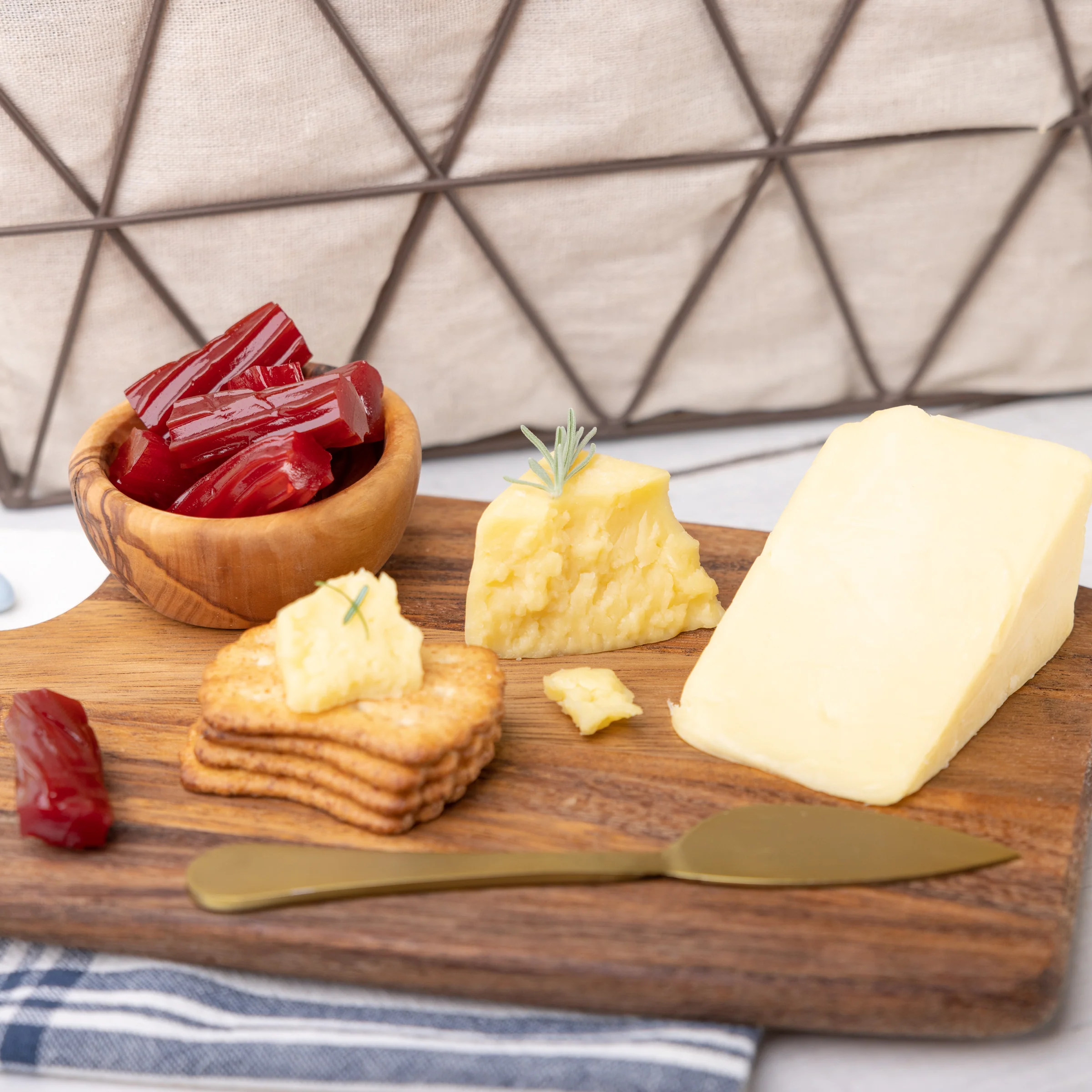 Legacy Cheese Basket: Summer - Image 3